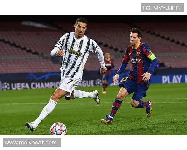 四大足球传奇巨星齐聚一堂 各自辉煌时刻定格成经典瞬间