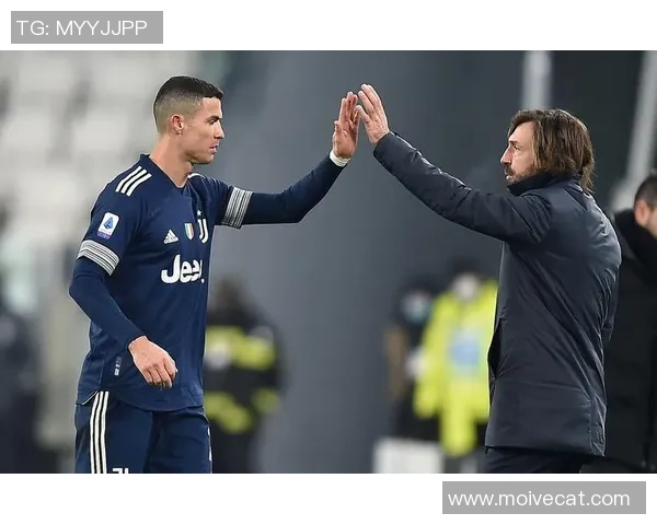 意甲联赛巨星同框留下经典瞬间彰显足球无尽魅力 意甲联赛巨星同框留下经典瞬间彰显足球无尽魅力