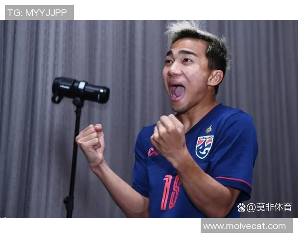 足球明星亲自教你基本功技巧提升，打破训练瓶颈，成就未来足坛巨星